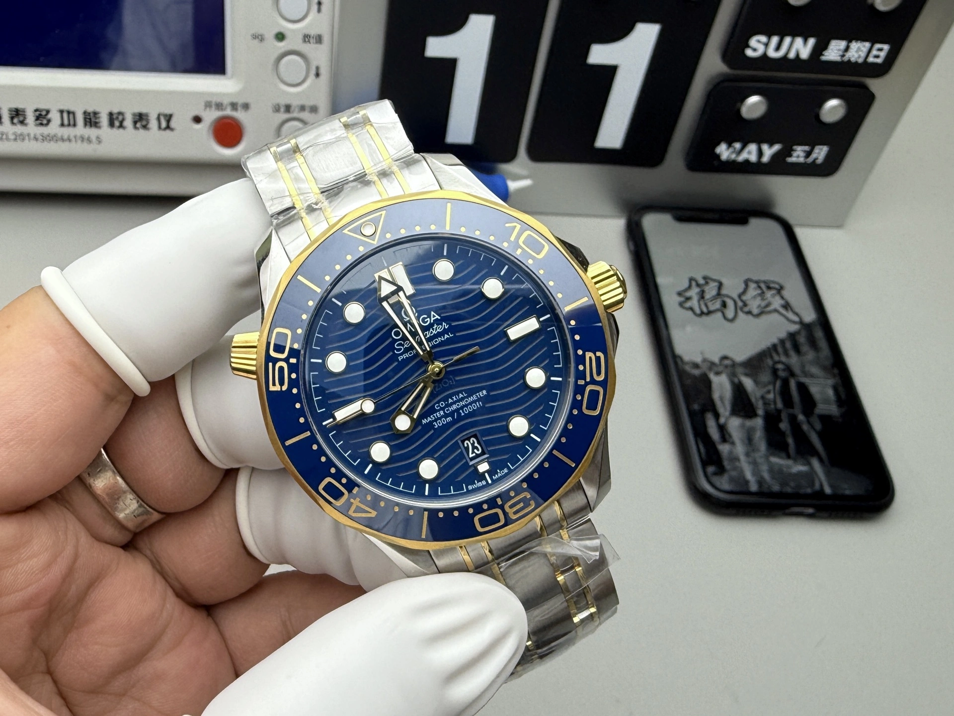Vibrant CBD Factory Omega Seamaster Diver 300M 42mm Two-Tone Yellow Gold Blue Dial (210.20.42.20.03.001) 1:1 Super Clone -DD8800 Movement 283